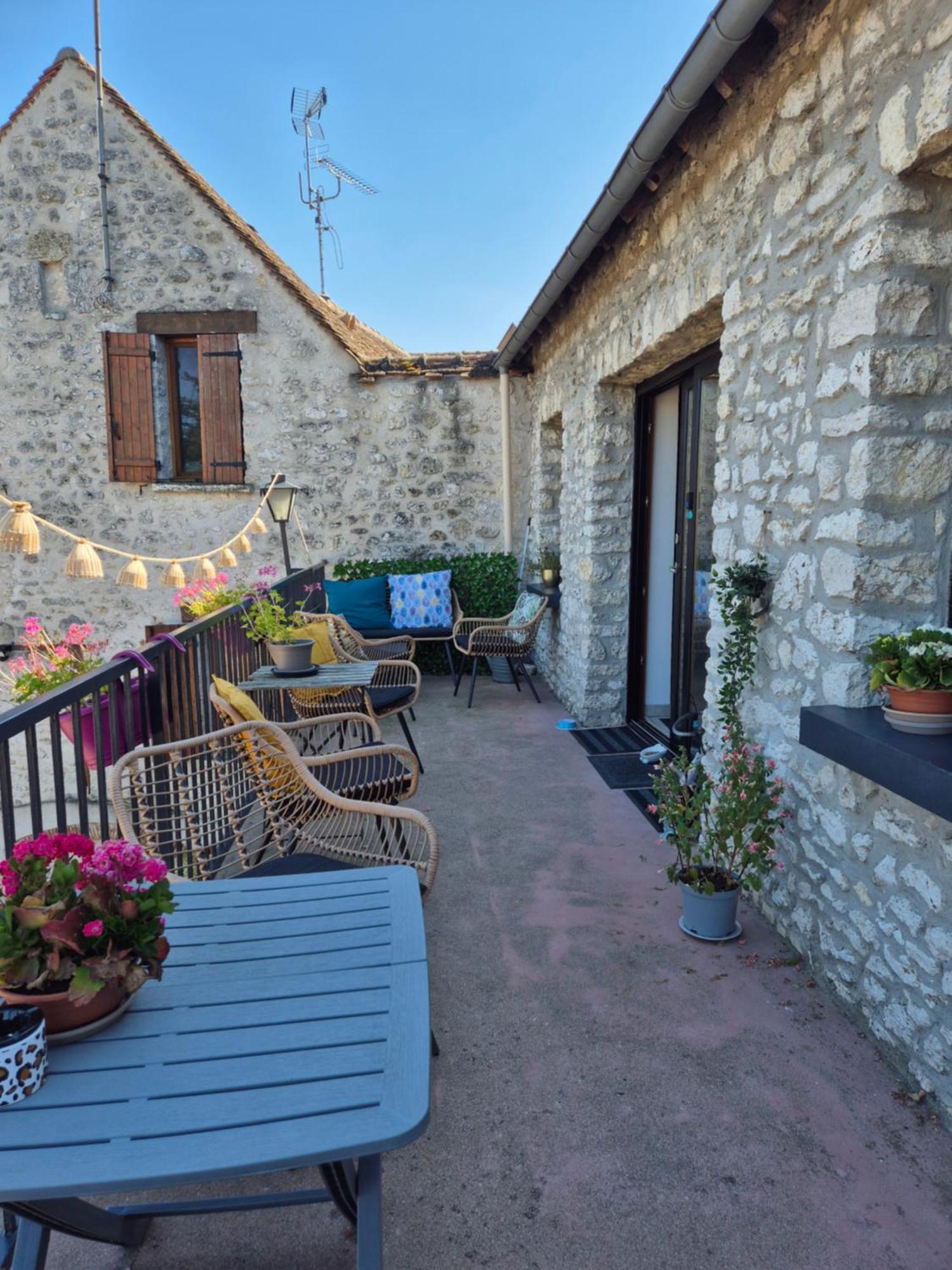Hotel l'Eden caché Beaune-la-Rolande Exterior foto